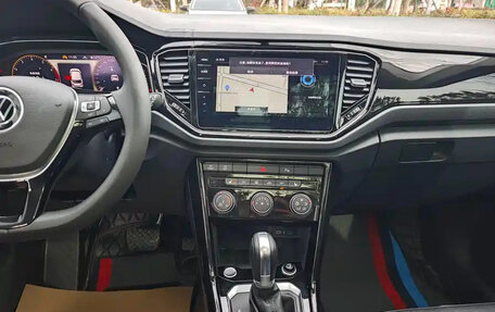 Volkswagen T-Roc I, 2022 год, 1 700 213 рублей, 13 фотография