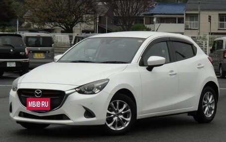 Mazda Demio IV, 2016 год, 700 000 рублей, 3 фотография