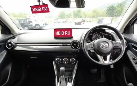 Mazda Demio IV, 2016 год, 700 000 рублей, 5 фотография