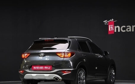 KIA Stonic, 2020 год, 1 590 000 рублей, 3 фотография