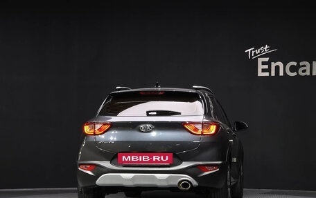 KIA Stonic, 2020 год, 1 590 000 рублей, 4 фотография