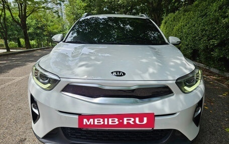 KIA Stonic, 2020 год, 1 550 000 рублей, 2 фотография