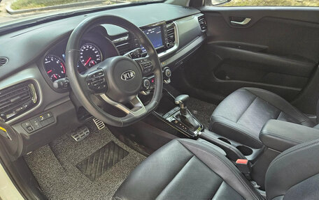 KIA Stonic, 2020 год, 1 550 000 рублей, 6 фотография