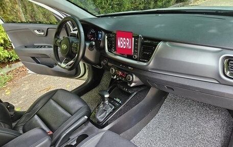 KIA Stonic, 2020 год, 1 550 000 рублей, 8 фотография