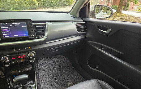 KIA Stonic, 2020 год, 1 550 000 рублей, 15 фотография