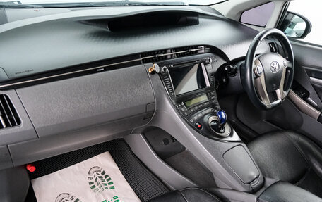 Toyota Prius, 2011 год, 949 000 рублей, 11 фотография