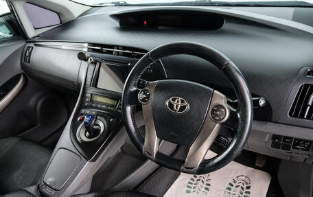 Toyota Prius, 2011 год, 949 000 рублей, 7 фотография