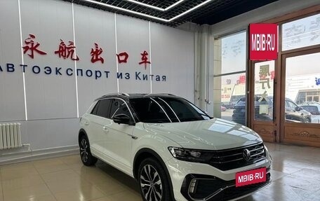 Volkswagen T-Roc I, 2022 год, 1 490 500 рублей, 3 фотография