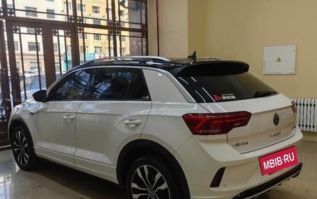 Volkswagen T-Roc I, 2022 год, 1 490 500 рублей, 4 фотография