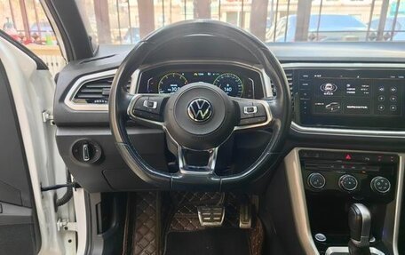 Volkswagen T-Roc I, 2022 год, 1 490 500 рублей, 13 фотография