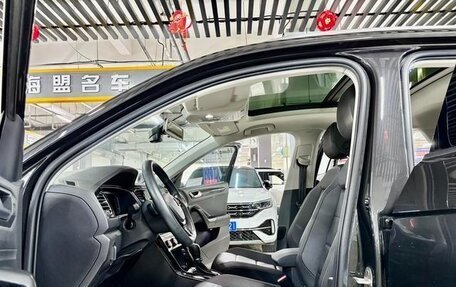 Volkswagen T-Roc I, 2022 год, 1 440 500 рублей, 6 фотография