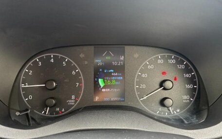 Toyota Yaris, 2022 год, 1 160 000 рублей, 8 фотография