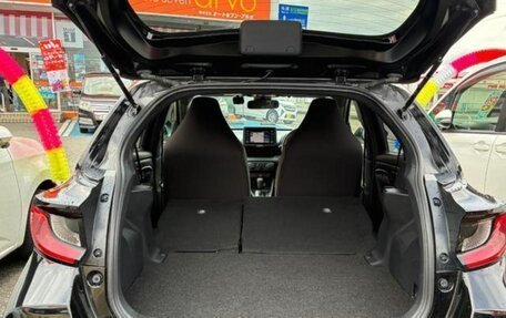 Toyota Yaris, 2022 год, 1 160 000 рублей, 5 фотография