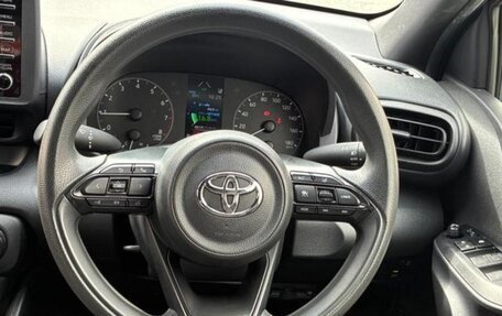 Toyota Yaris, 2022 год, 1 160 000 рублей, 12 фотография