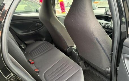 Toyota Yaris, 2022 год, 1 160 000 рублей, 14 фотография