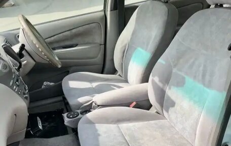 Toyota Prius IV XW50, 1999 год, 250 000 рублей, 3 фотография