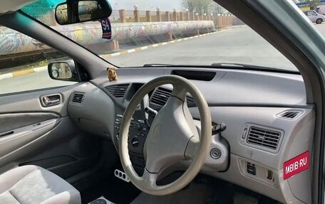 Toyota Prius IV XW50, 1999 год, 250 000 рублей, 5 фотография