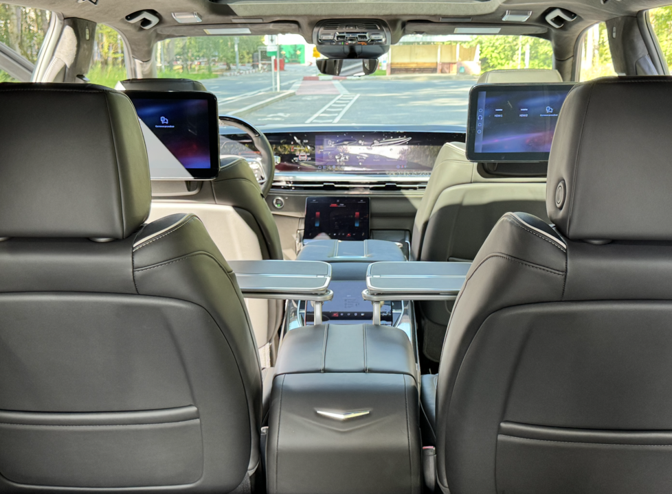 Cadillac Escalade V, 2025 год, 30 000 000 рублей, 41 фотография