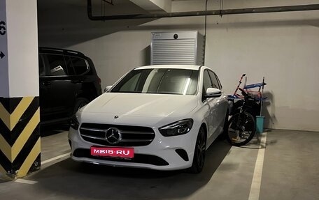 Mercedes-Benz B-Класс, 2019 год, 2 300 000 рублей, 1 фотография