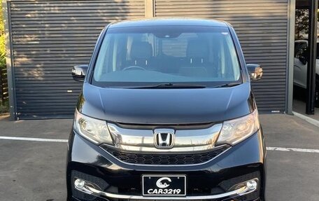 Honda Stepwgn IV, 2018 год, 1 700 000 рублей, 2 фотография