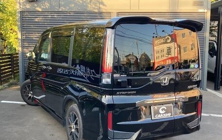 Honda Stepwgn IV, 2018 год, 1 700 000 рублей, 5 фотография