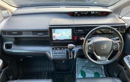 Honda Stepwgn IV, 2018 год, 1 700 000 рублей, 7 фотография