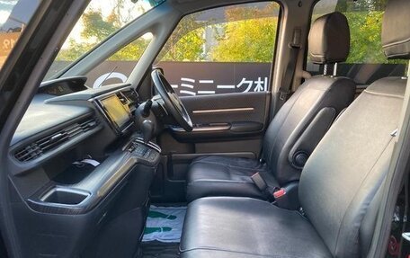 Honda Stepwgn IV, 2018 год, 1 700 000 рублей, 15 фотография