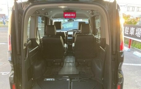 Honda Stepwgn IV, 2018 год, 1 700 000 рублей, 18 фотография