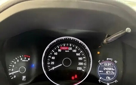 Honda Vezel, 2022 год, 1 147 000 рублей, 10 фотография