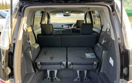 Toyota ISis I, 2014 год, 1 380 000 рублей, 6 фотография