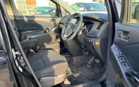 Toyota ISis I, 2014 год, 1 380 000 рублей, 13 фотография