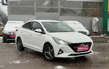 Hyundai Solaris II рестайлинг, 2021 год, 1 500 000 рублей, 1 фотография