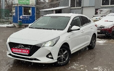 Hyundai Solaris II рестайлинг, 2021 год, 1 500 000 рублей, 2 фотография