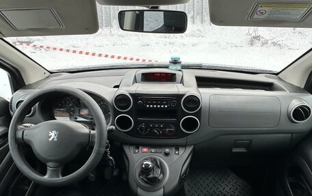 Peugeot Partner II рестайлинг 2, 2010 год, 650 000 рублей, 14 фотография