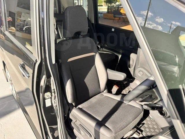 Nissan Serena V, 2022 год, 2 050 000 рублей, 6 фотография