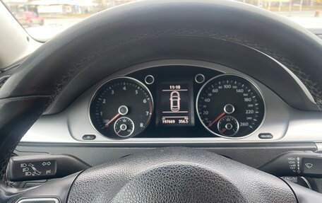 Volkswagen Passat B7, 2011 год, 950 000 рублей, 11 фотография