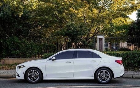 Mercedes-Benz A-Класс, 2021 год, 1 800 000 рублей, 5 фотография