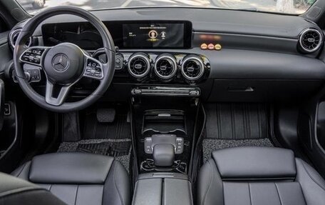 Mercedes-Benz A-Класс, 2021 год, 1 800 000 рублей, 14 фотография