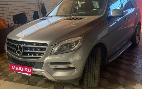 Mercedes-Benz M-Класс, 2012 год, 2 300 000 рублей, 3 фотография