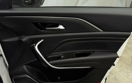 FAW Bestune T77, 2022 год, 1 840 000 рублей, 13 фотография