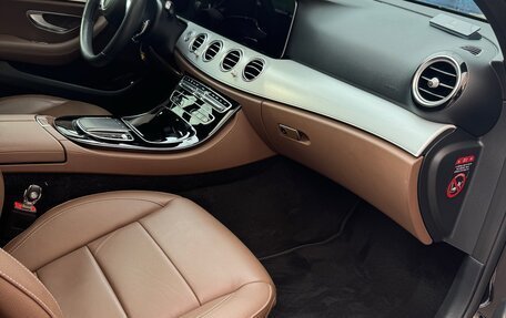 Mercedes-Benz E-Класс, 2021 год, 5 000 000 рублей, 11 фотография