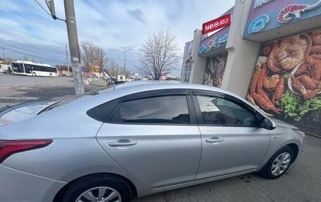 Hyundai Solaris II рестайлинг, 2018 год, 1 120 000 рублей, 4 фотография