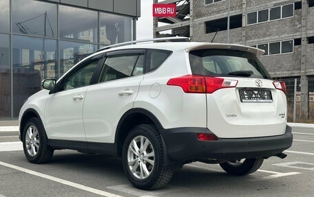 Toyota RAV4, 2014 год, 1 920 000 рублей, 9 фотография