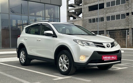Toyota RAV4, 2014 год, 1 920 000 рублей, 4 фотография