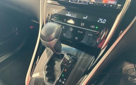 Toyota Harrier, 2017 год, 2 067 000 рублей, 22 фотография