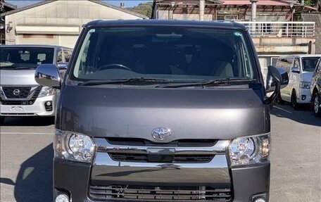 Toyota HiAce H200, 2021 год, 3 729 000 рублей, 2 фотография