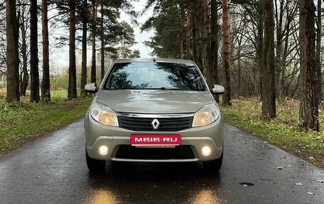 Renault Sandero I, 2013 год, 430 000 рублей, 2 фотография