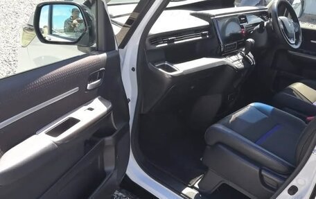 Honda Stepwgn IV, 2021 год, 2 140 100 рублей, 7 фотография