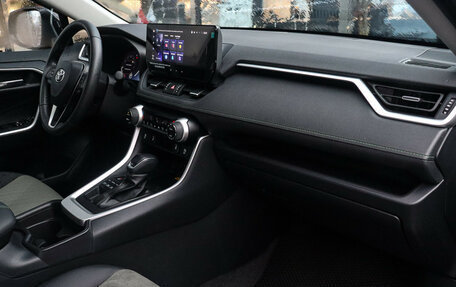 Toyota RAV4, 2024 год, 4 450 000 рублей, 9 фотография