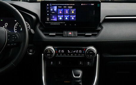 Toyota RAV4, 2024 год, 4 450 000 рублей, 14 фотография